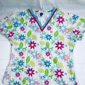 Landau-Scrub Top only. Floral print . V-shape. Medium. 1 front pocket.